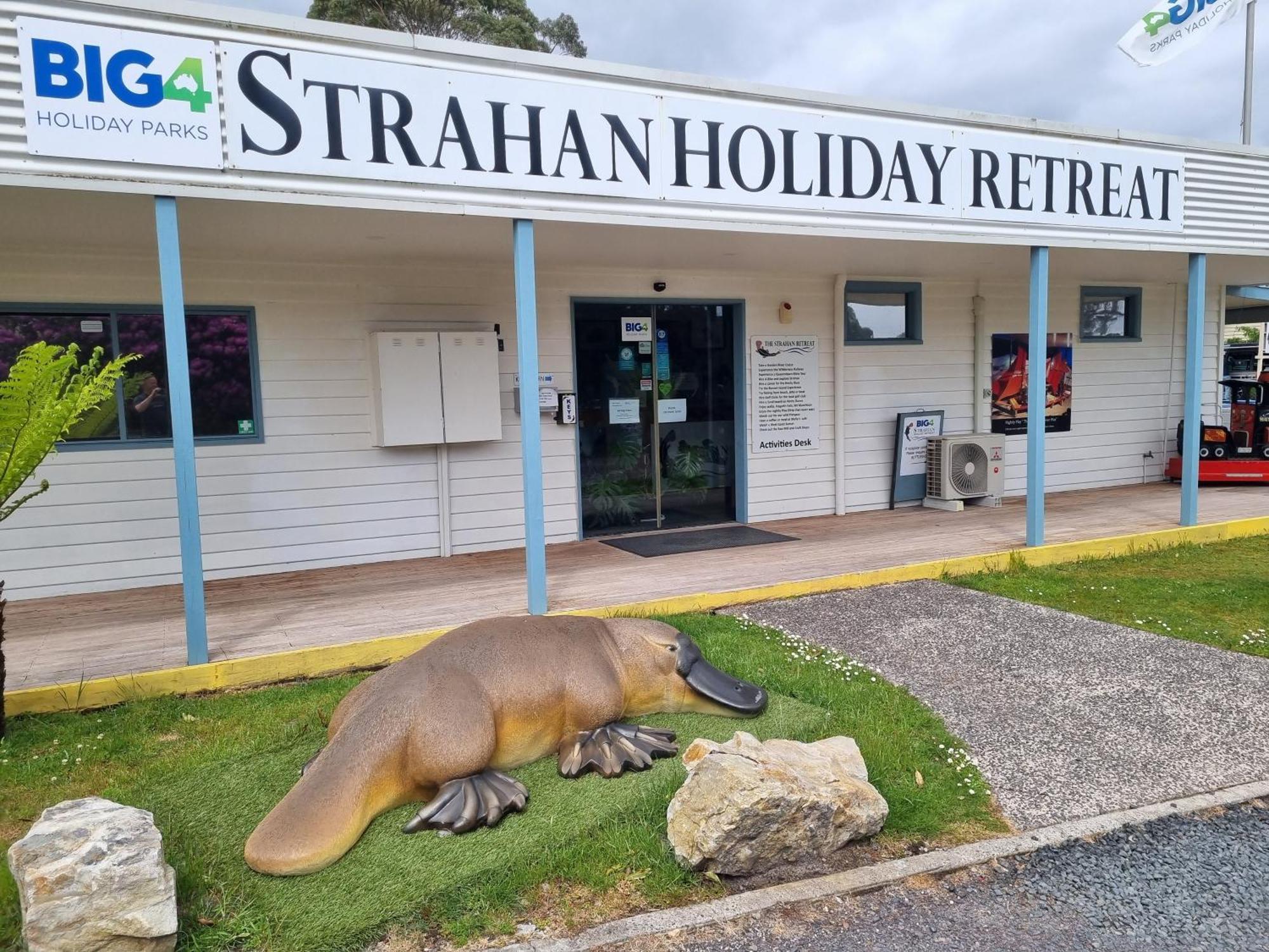 Big4 Strahan Holiday Retreat ภายนอก รูปภาพ